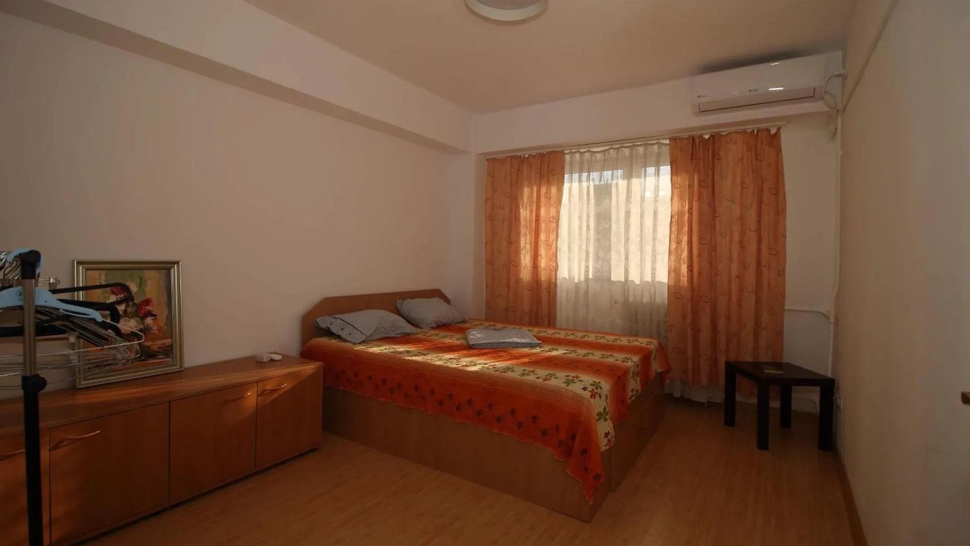 Sunshine 3 Rooms Apartment Near Arena Nationala Bucarest