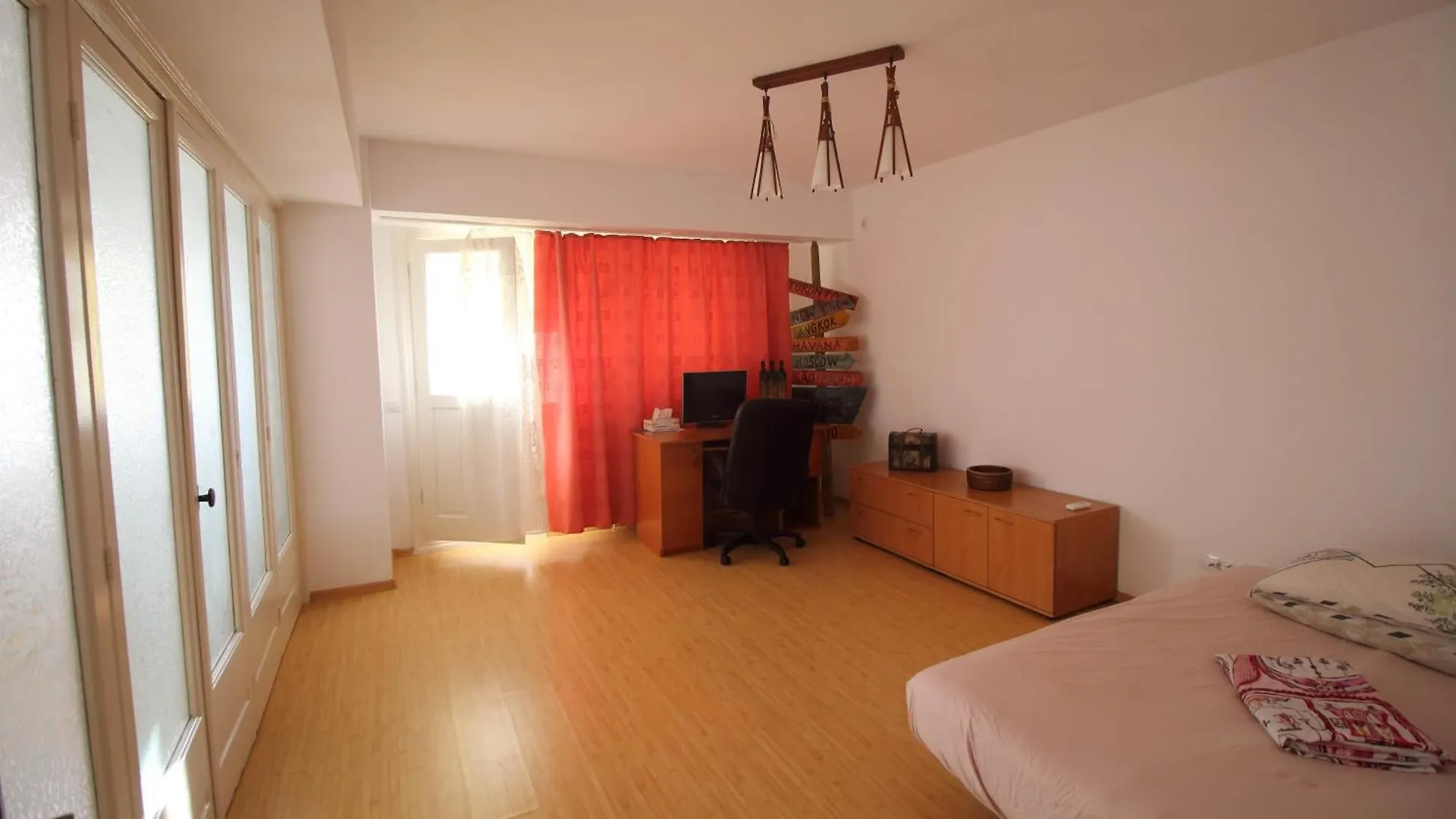 Sunshine 3 Rooms Apartment Near Arena Nationala Bucarest 0*,  Roumanie