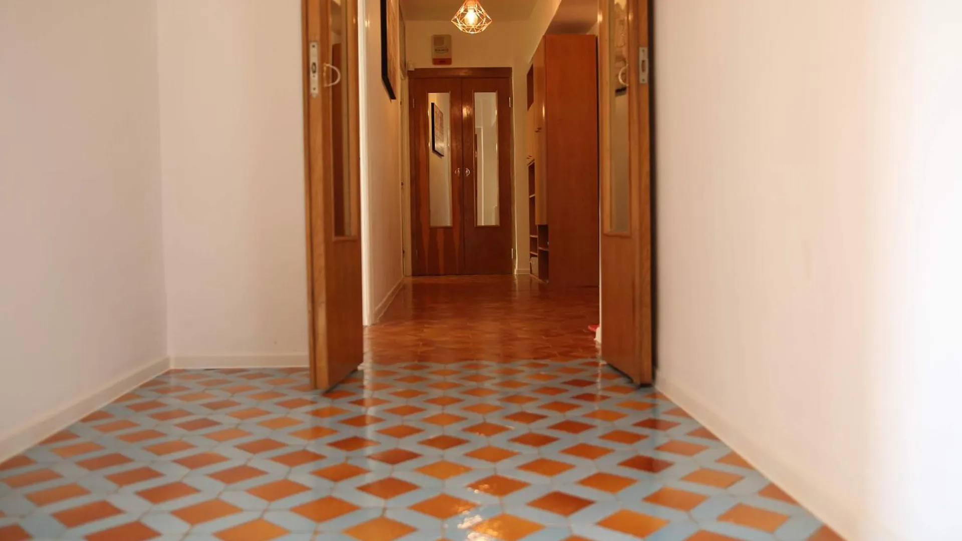 Sunshine 3 Rooms Apartment Near Arena Nationala Bucarest 0*,