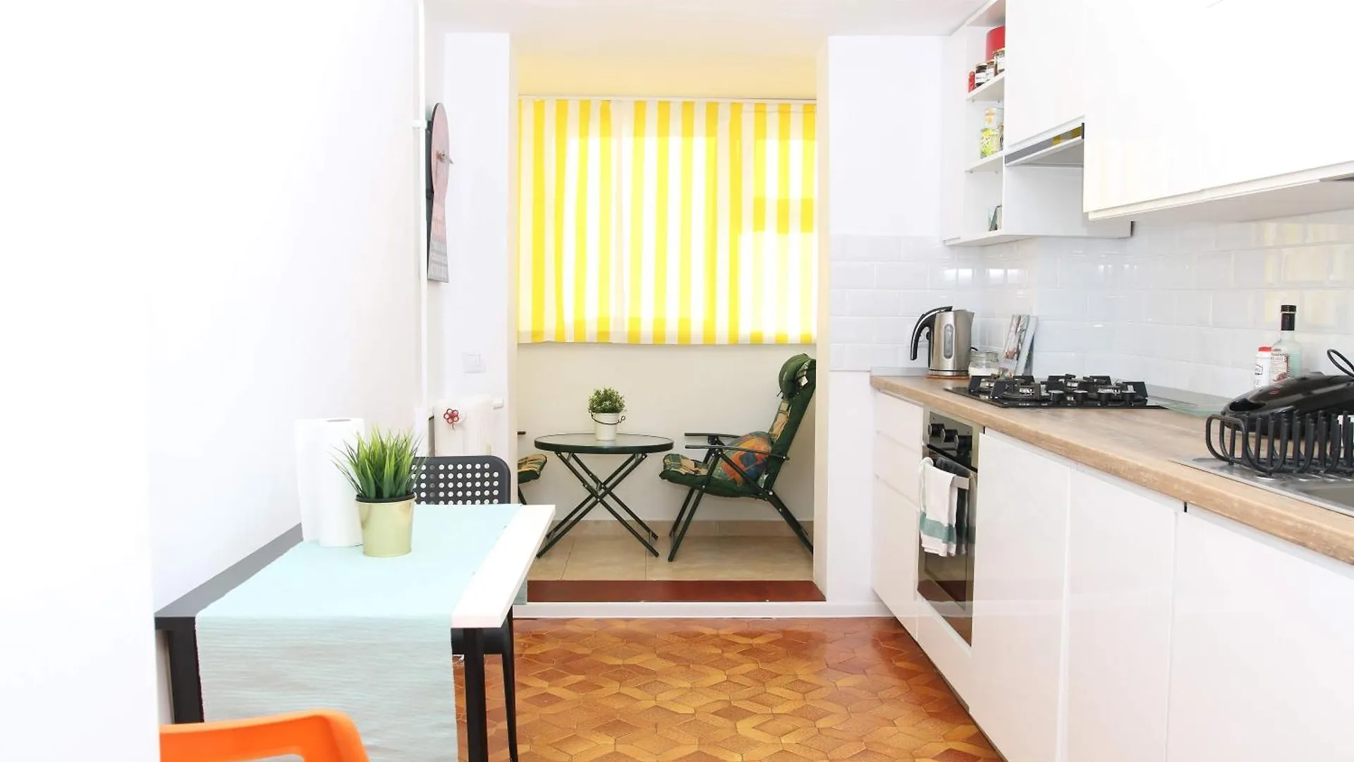 Sunshine 3 Rooms Apartment Near Arena Nationala Bukareszt